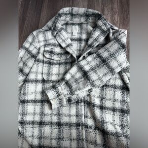 H&M Oversized Flannel Shacket🐻🧦🍂